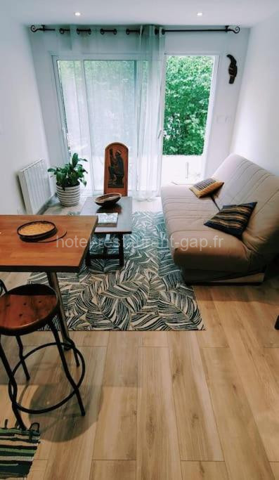photo de Cap à Gap - Charmant T2 plain pied avec extérieur