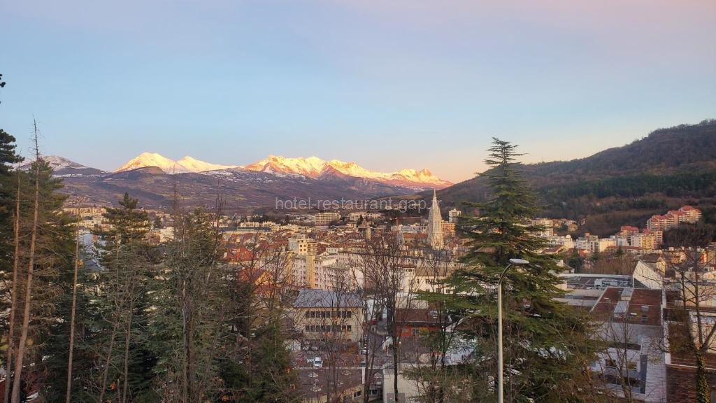 Photo de Spacieux T2 avec terrasse et vue