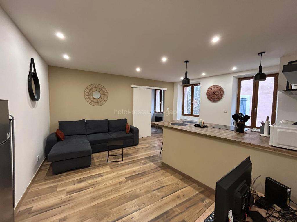 Photo de Appartement chaleureux en hyper centre de Gap