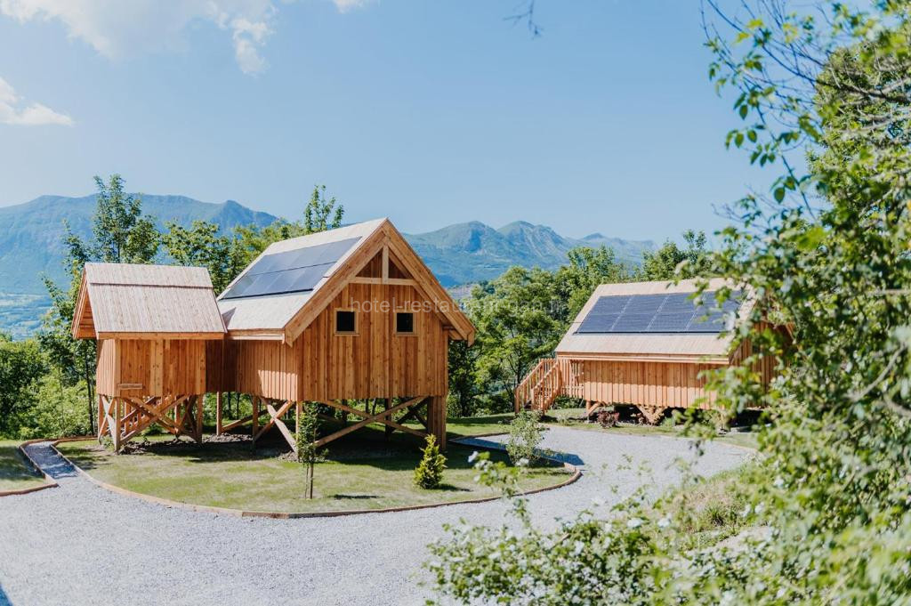Photo de Les cabanes du Dauphiné et logis à la ferme